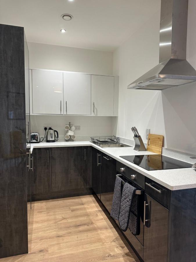 Sleek & Stylish Apartment By Dh Aparthotels Peterborough Extérieur photo